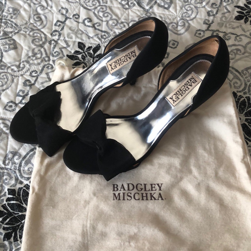 Badgley Mischka Black Open-Toe Bow Heels